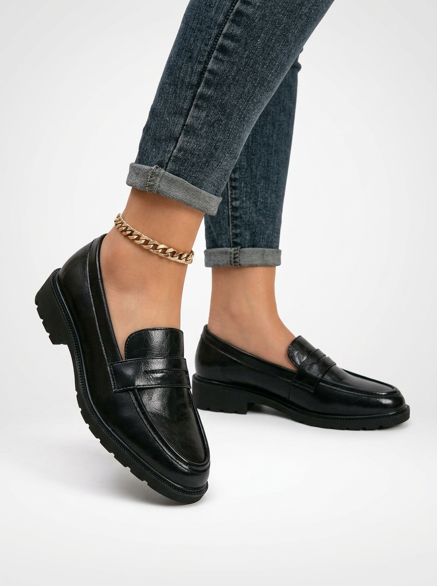 Women's Black Minimalist Round Toe Penny Loafers