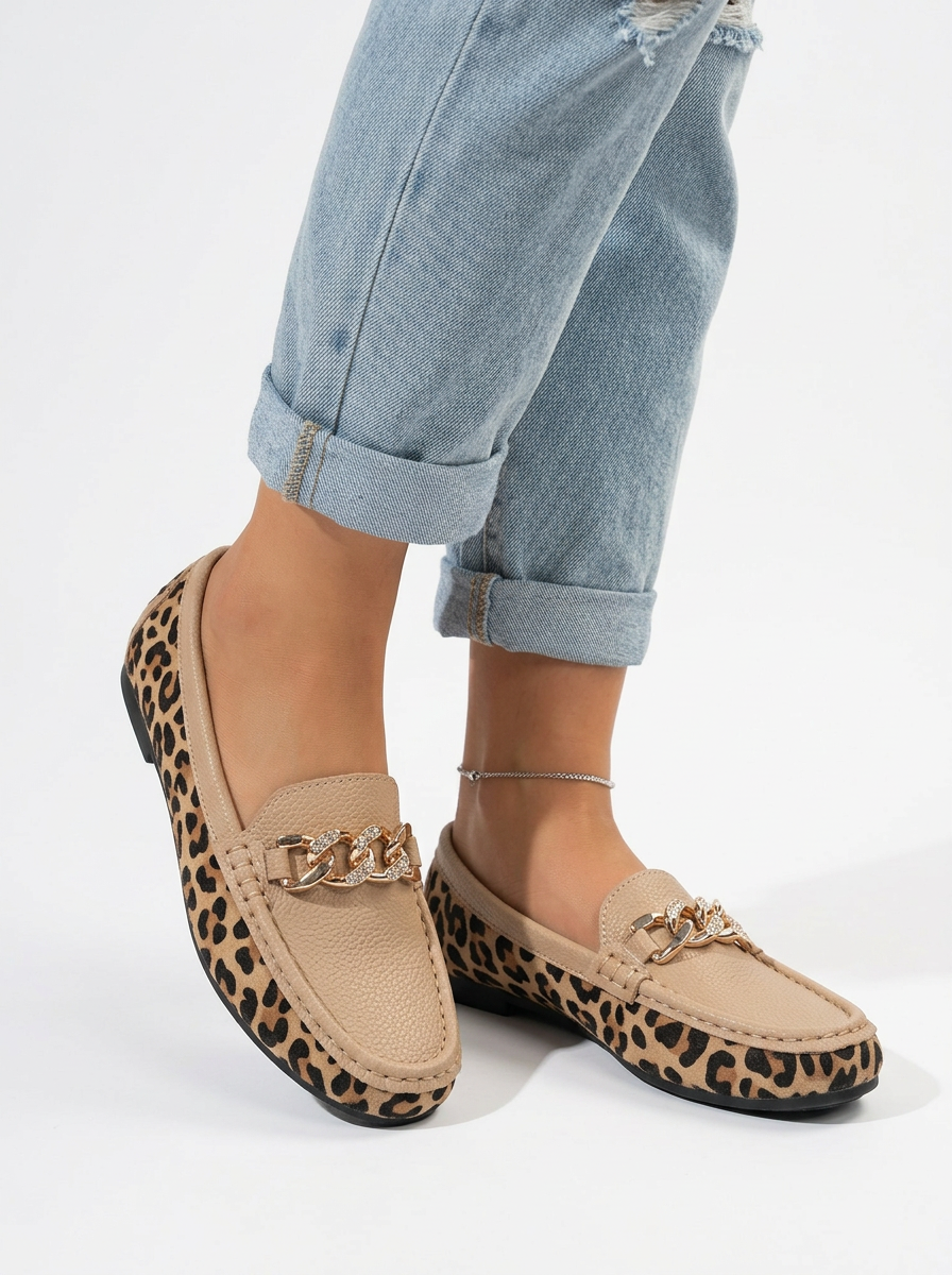 Women's Chain Accent Round Toe Loafers