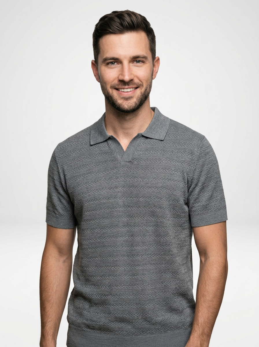 Men’s Short Sleeve Knit Polo Shirt with Colorblock Design