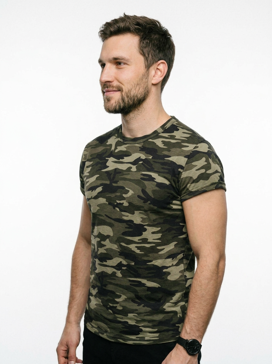 Men’s Camouflage Short Sleeve T-Shirt in Slim Fit